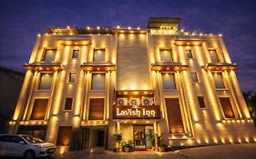 Qotel Signature Lavish Inn - Hotel In Rajouri Garden Near Metro & Pacific Mall